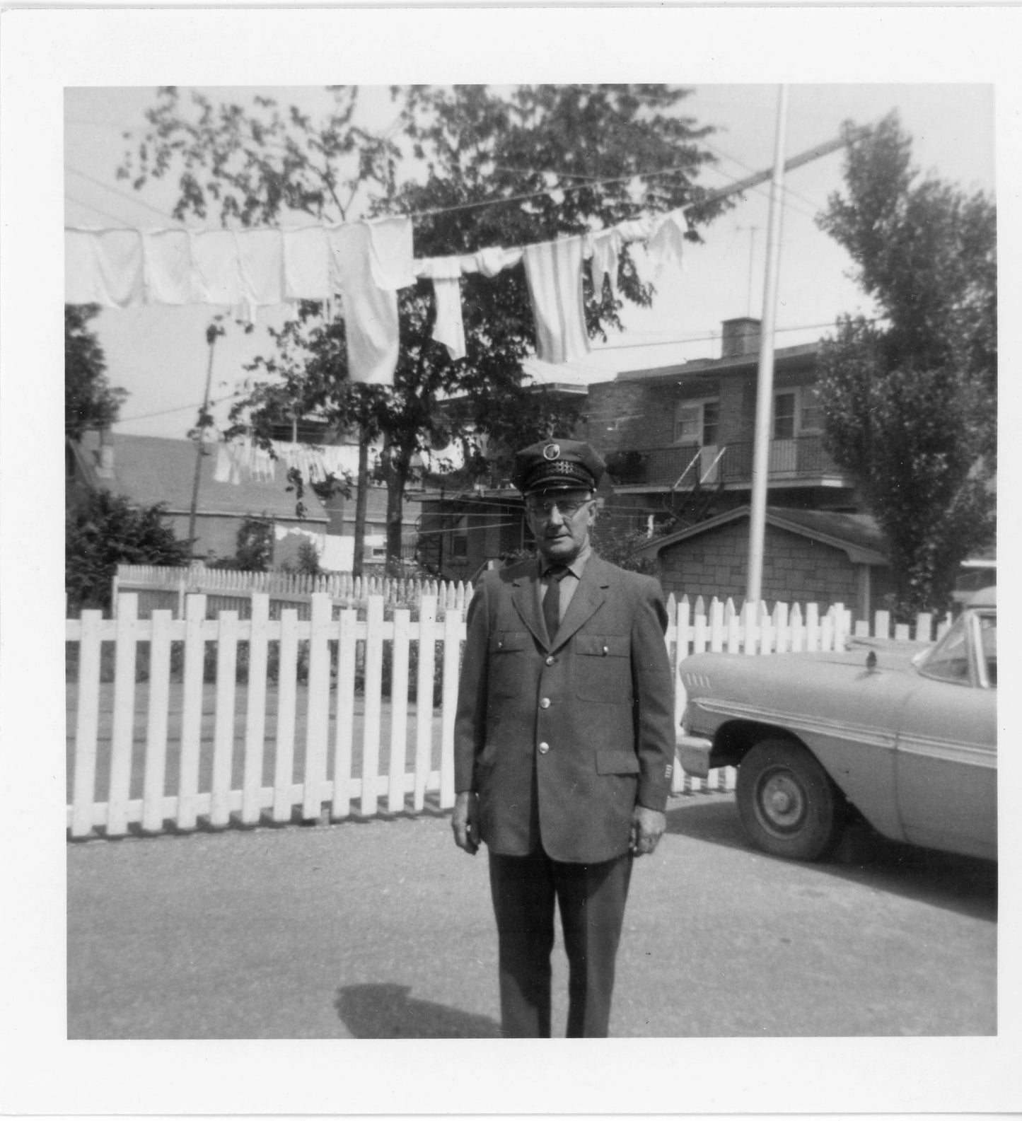 Adrien Teasdale, chauffeur d'autobus