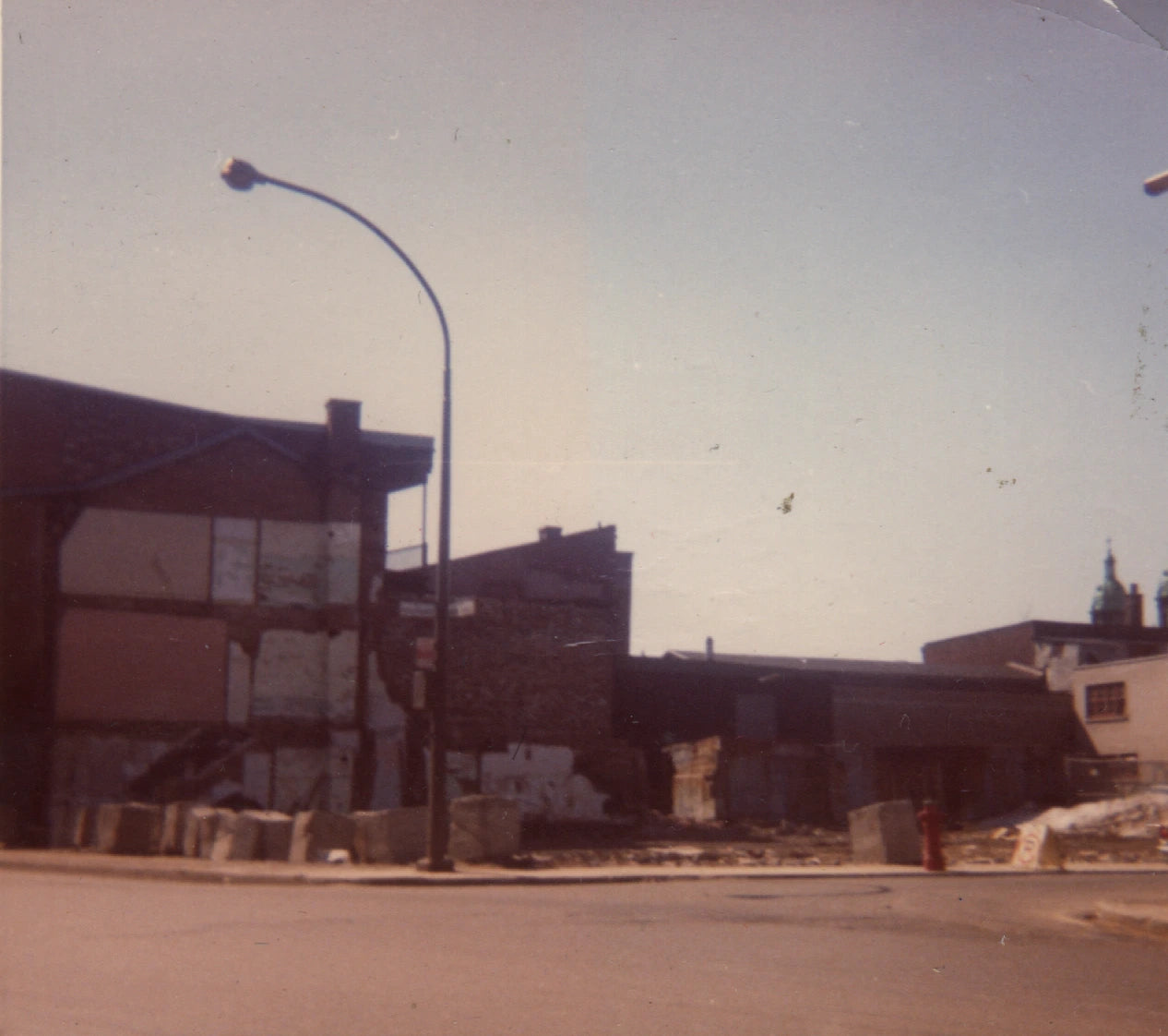 Quadrilatère rasé rue Notre-Dame Est et Poupart