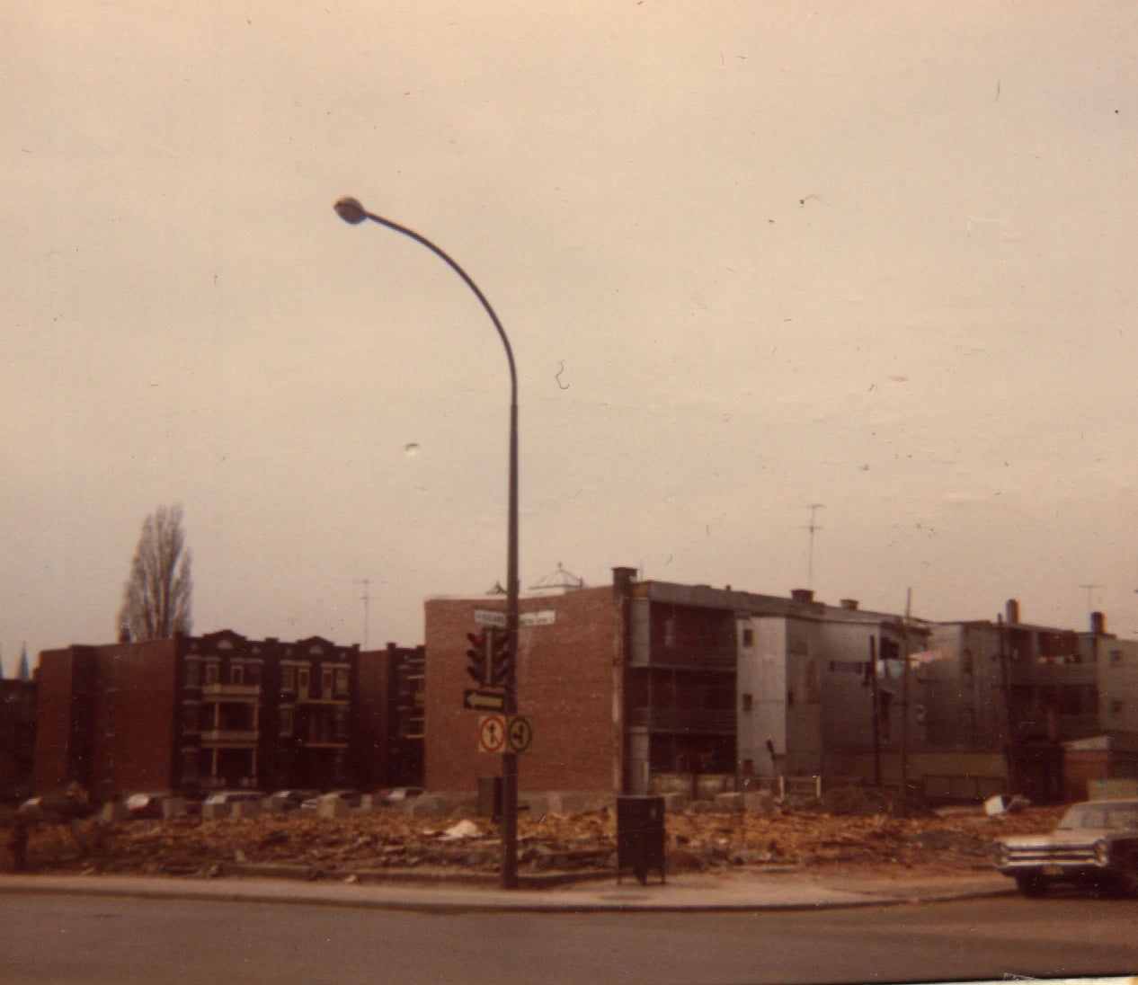 Quadrilatère rasé rue Notre-Dame Est et Sicard