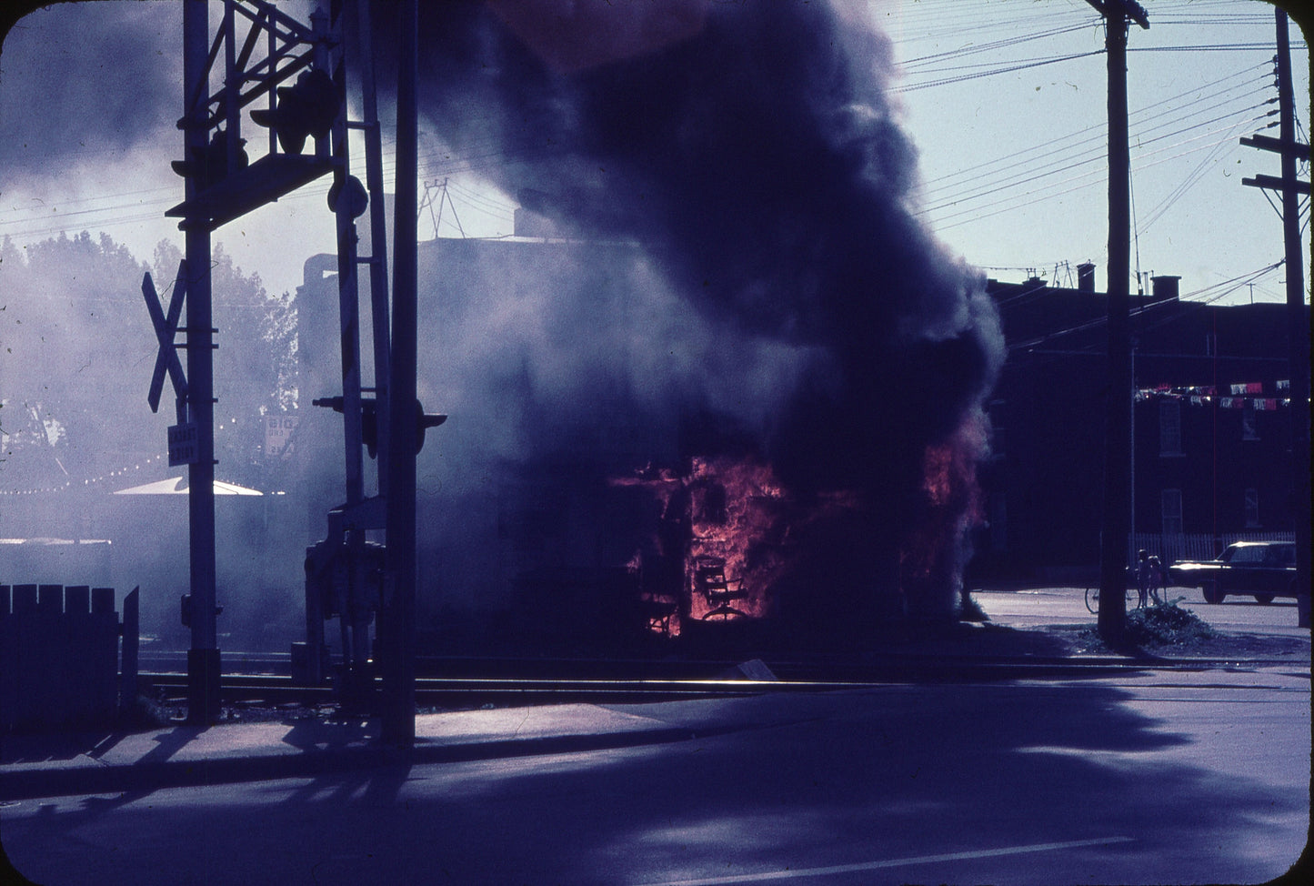 Incendie au Signal Box rue Ontario et Valois