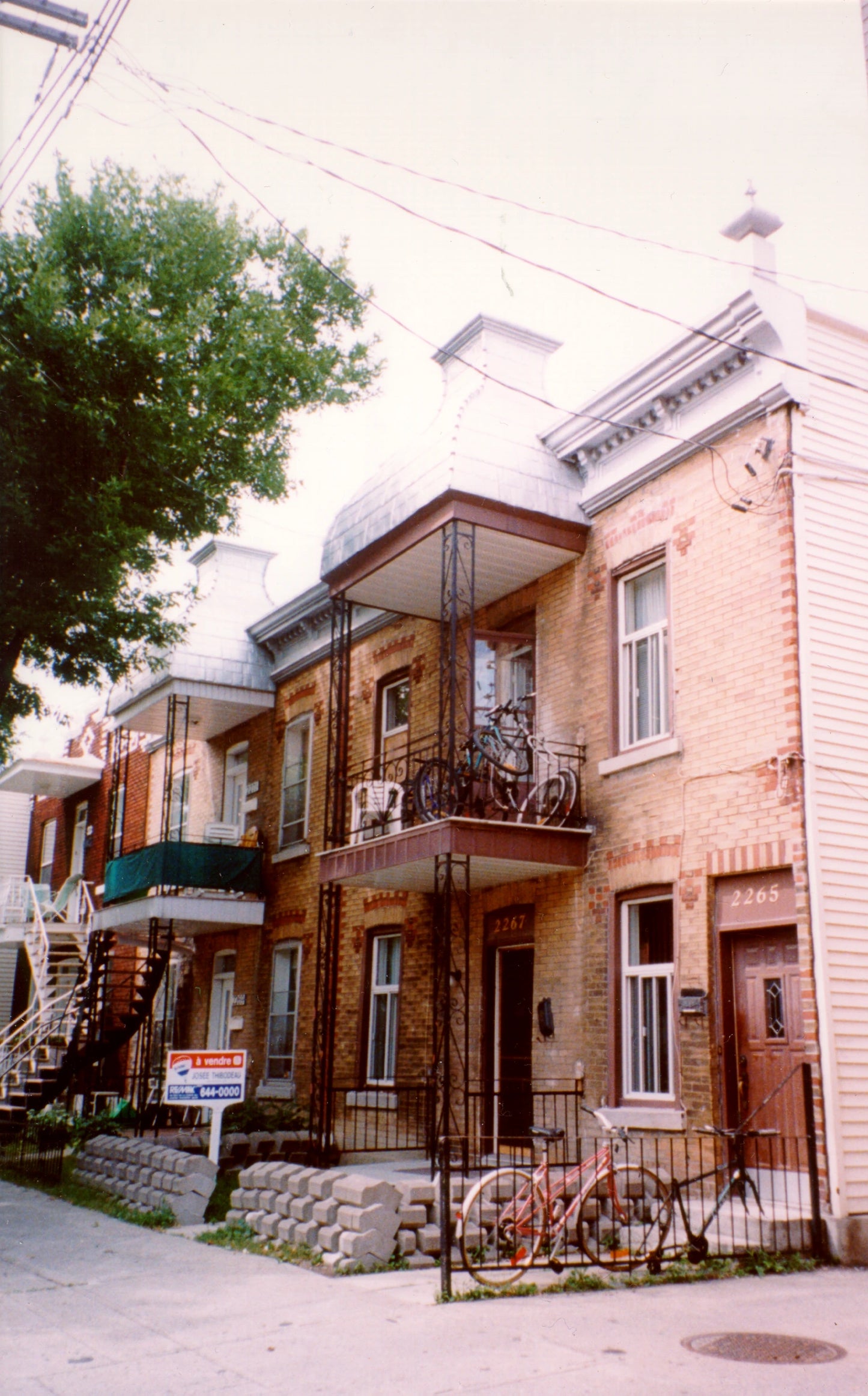 Rangée de duplex de l'avenue Hector