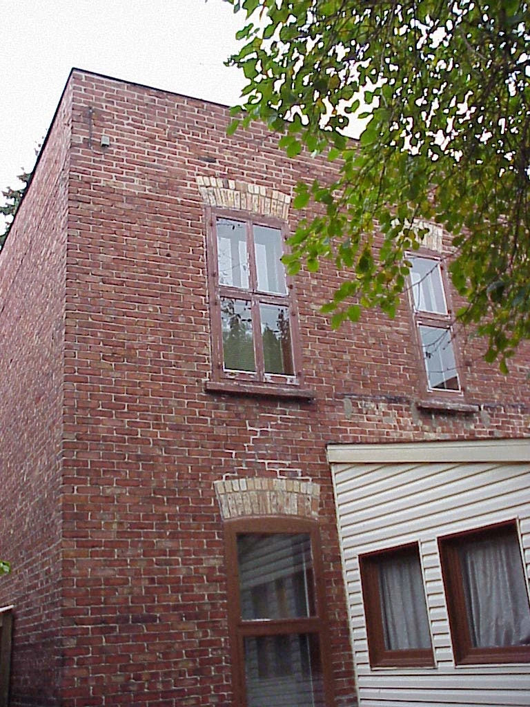 Vue arrière du 2042 avenue Mercier