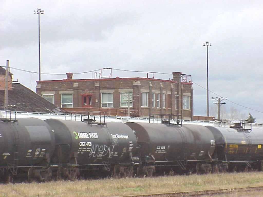 Train citerne le long de la Canadian Steel and Foundries