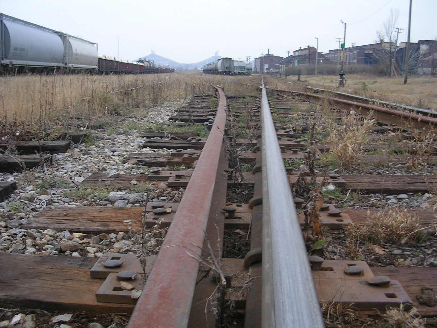Train citerne le long de la Canadian Steel and Foundries
