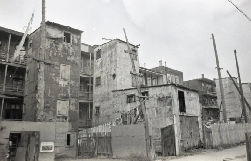 hangars et ruelle
