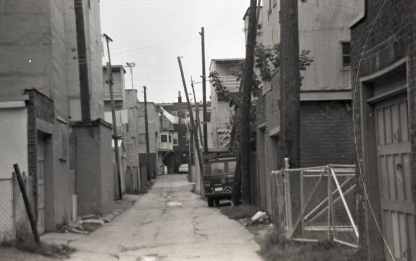 hangars et ruelle