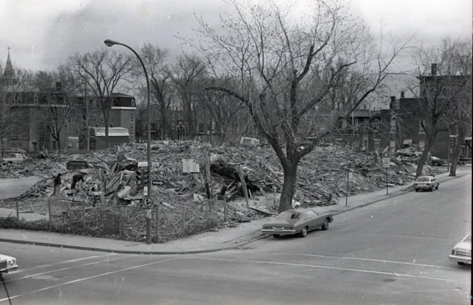 Démolition de l'école St-Paul-de-Viauville