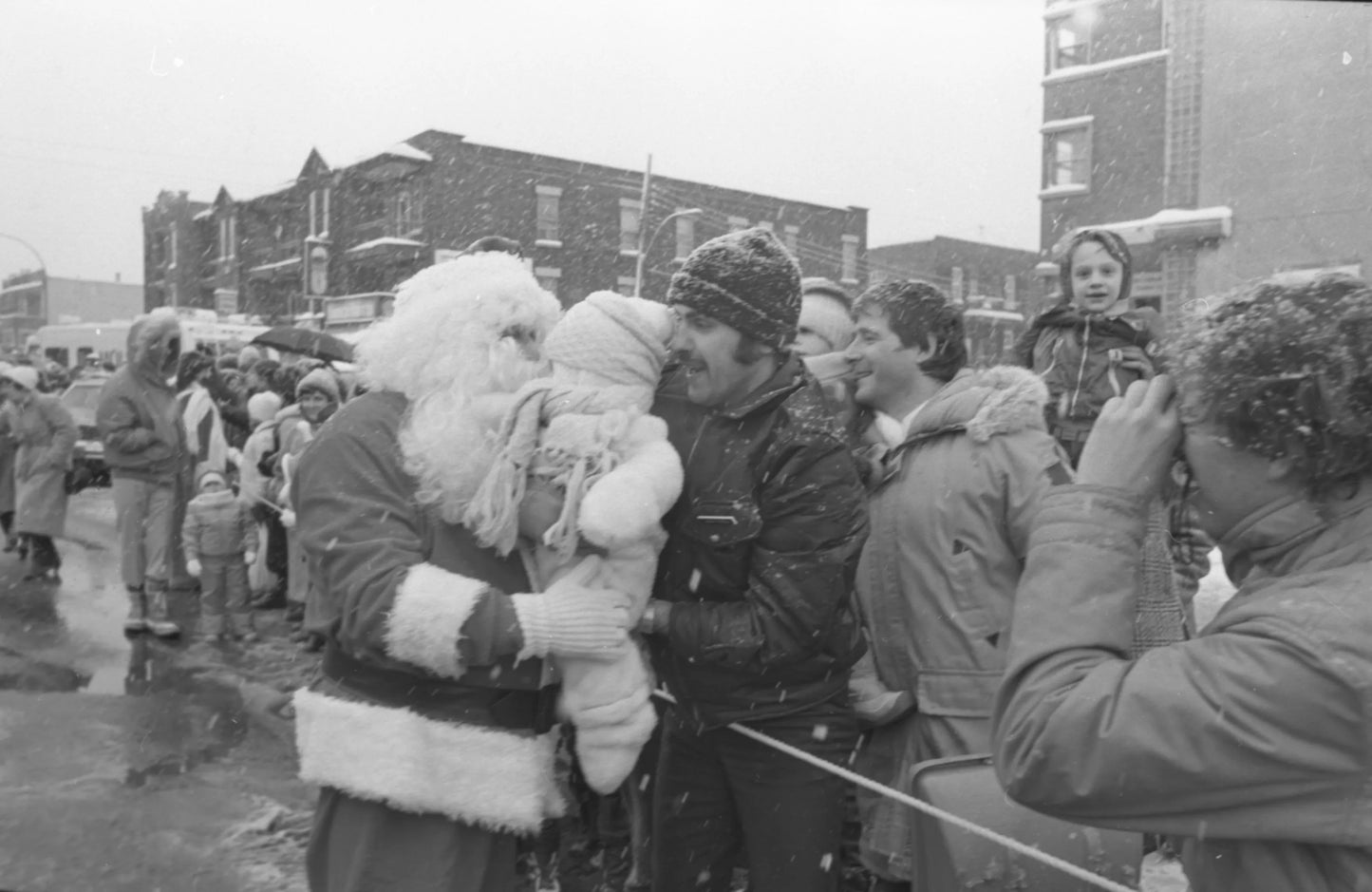 Parade du Père Noël dans la Petite Italie