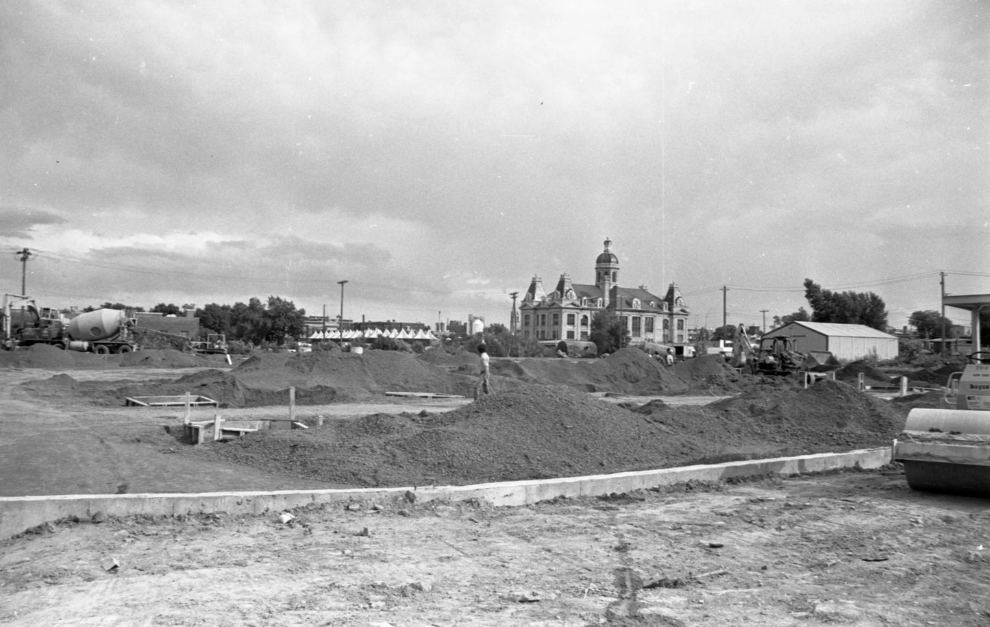 Arrière du C.C.S.E Maisonneuve (Centre sportif et culturel de l'est) / Marché Maisonneuve