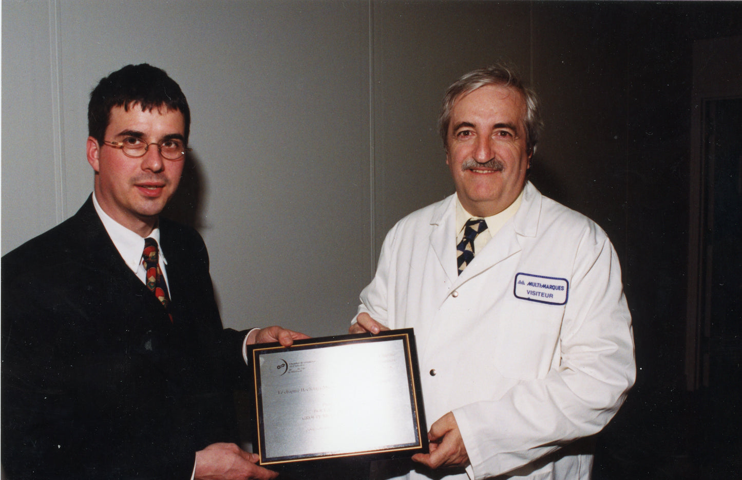 Remise de plaque commémorative