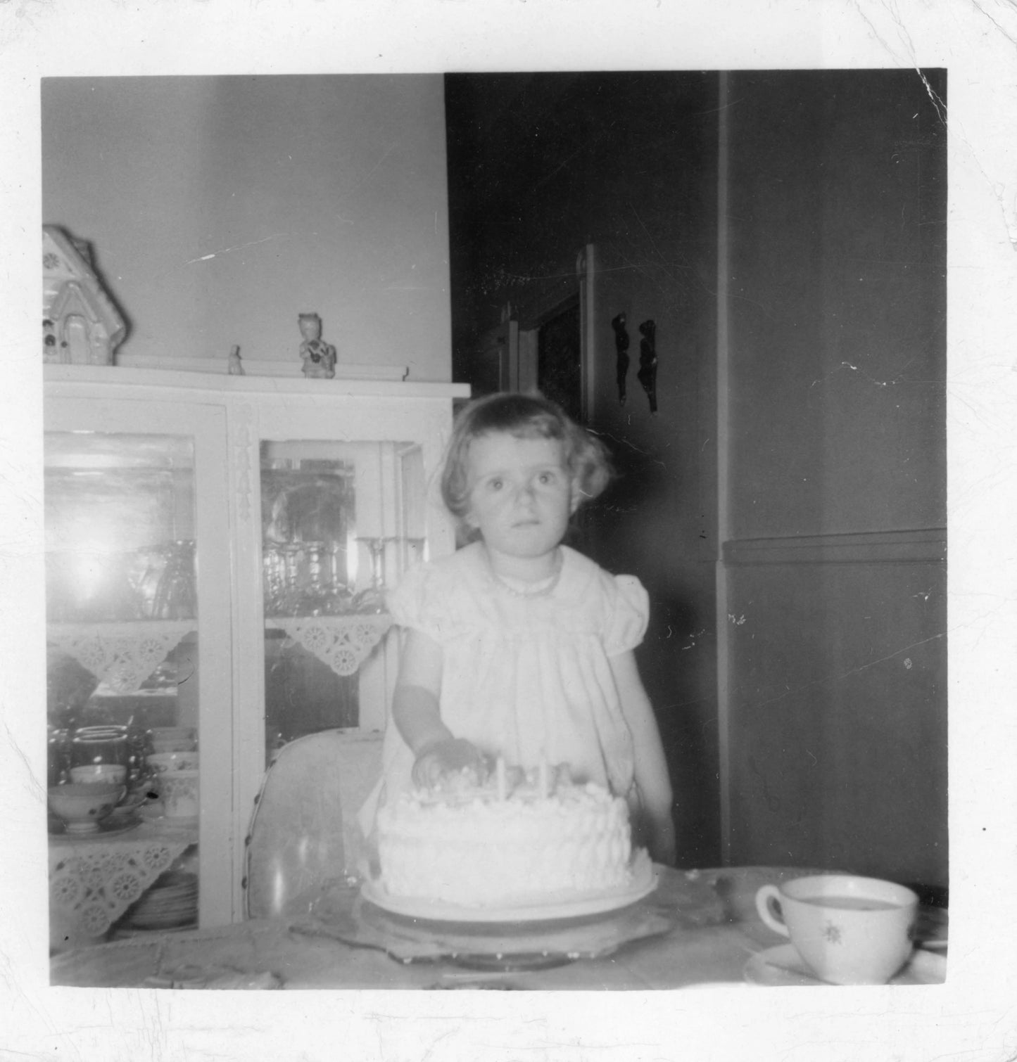 La fêtée et son gâteau