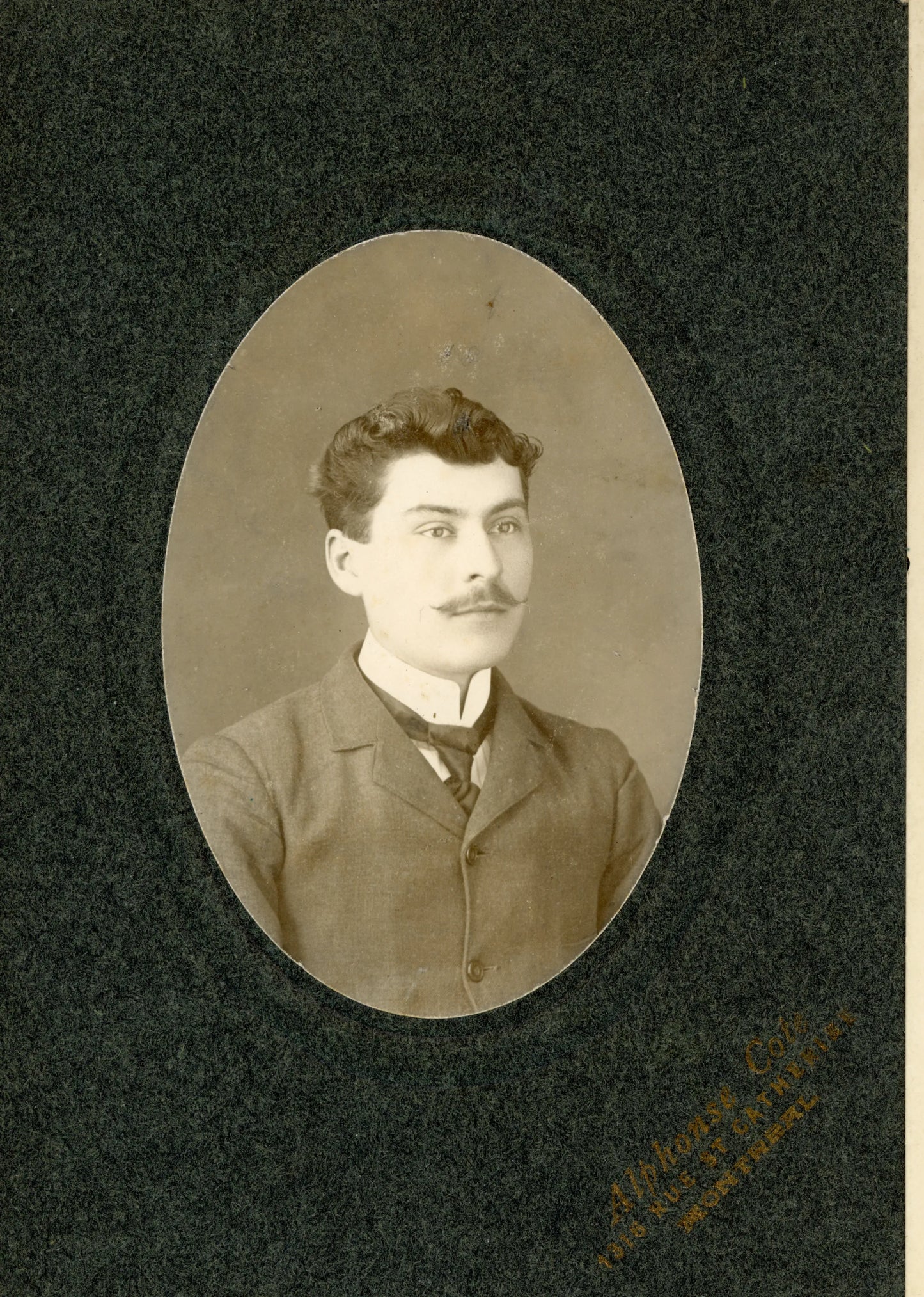 Portrait d'Émile Charbonneau