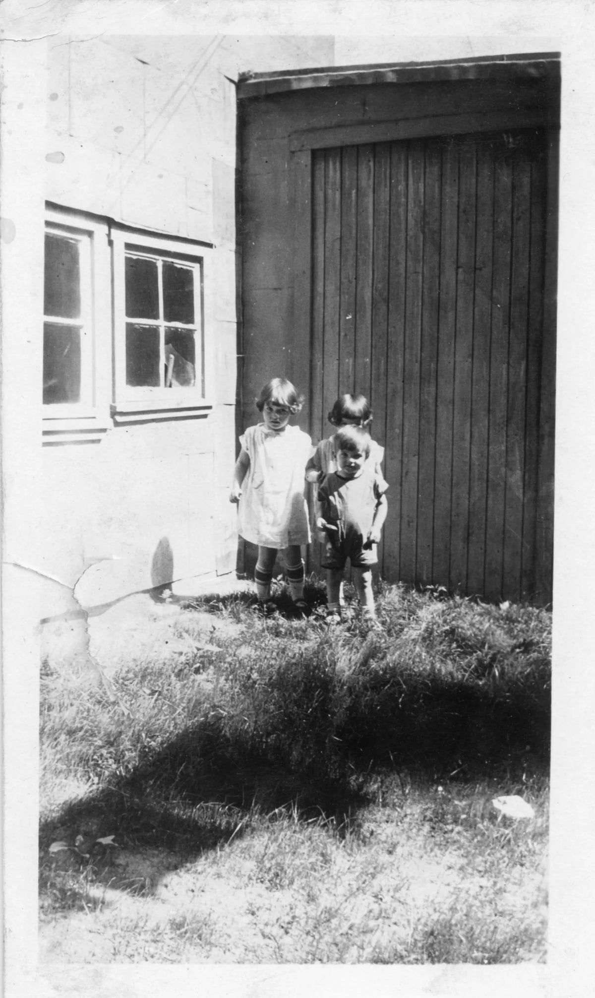 Enfants Chassé dans la cour arrière
