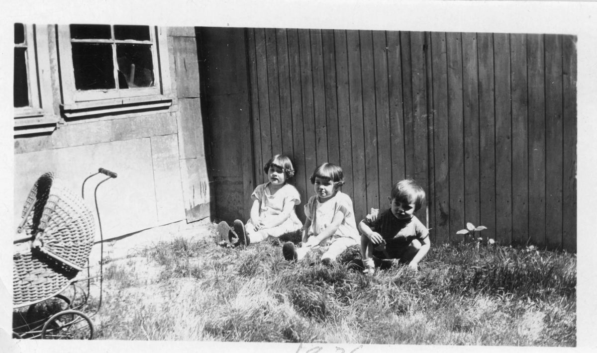 Enfants Chassé dans la cour arrière