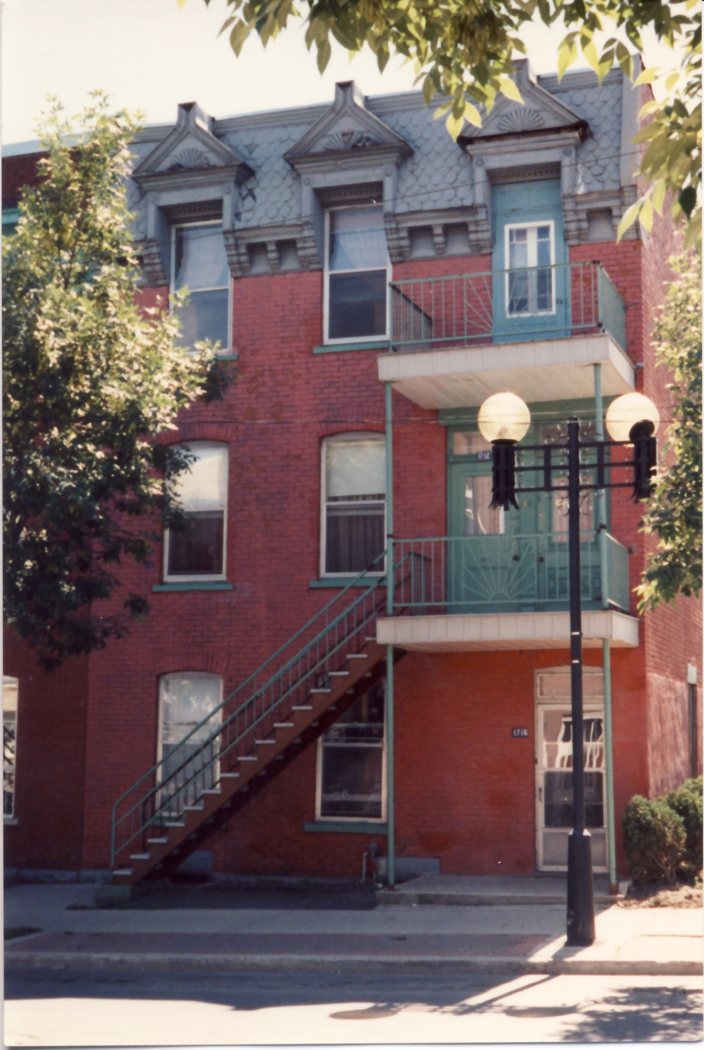 1716-1720 St-Germain