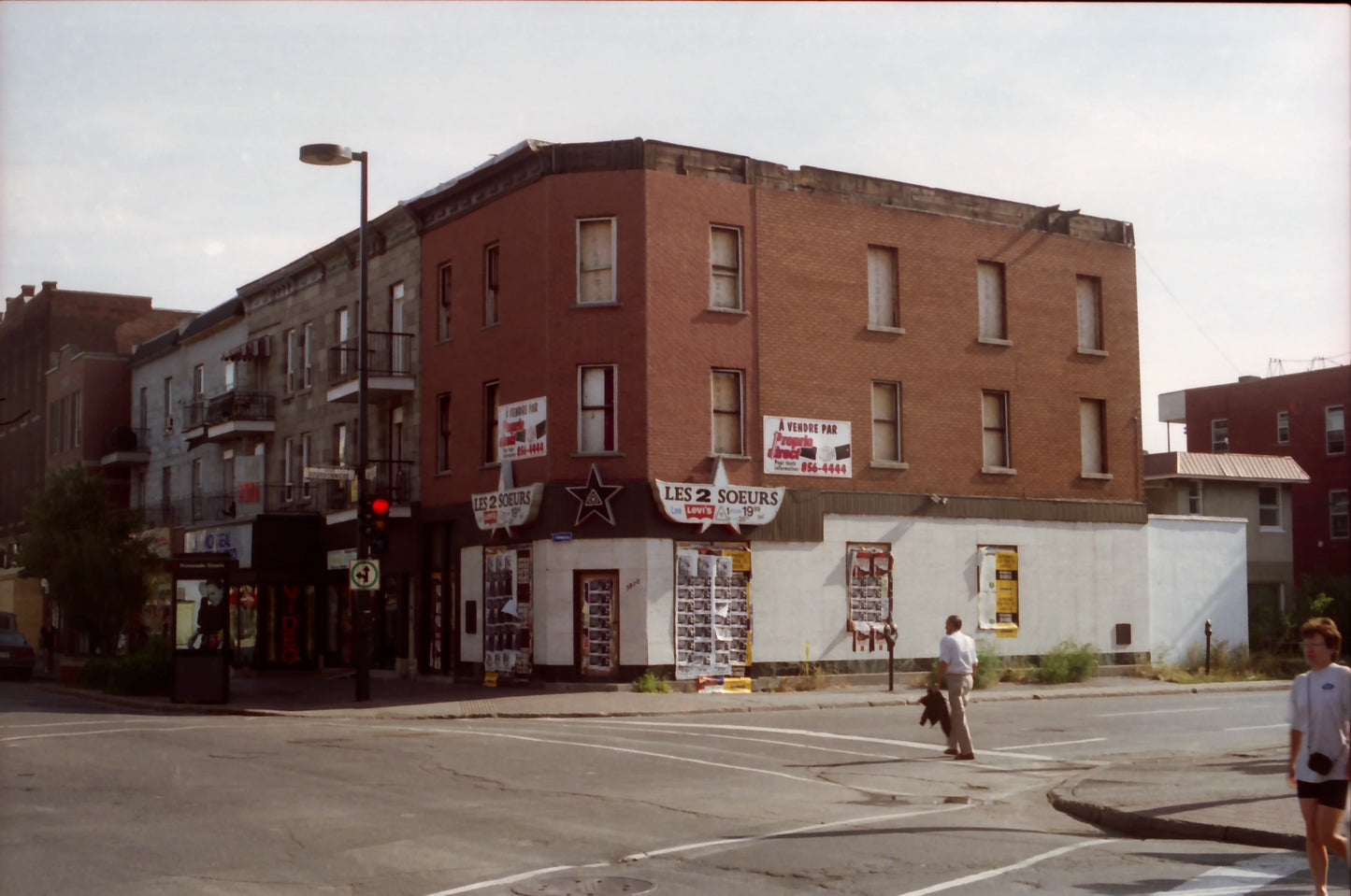 3870-3874 Ontario est