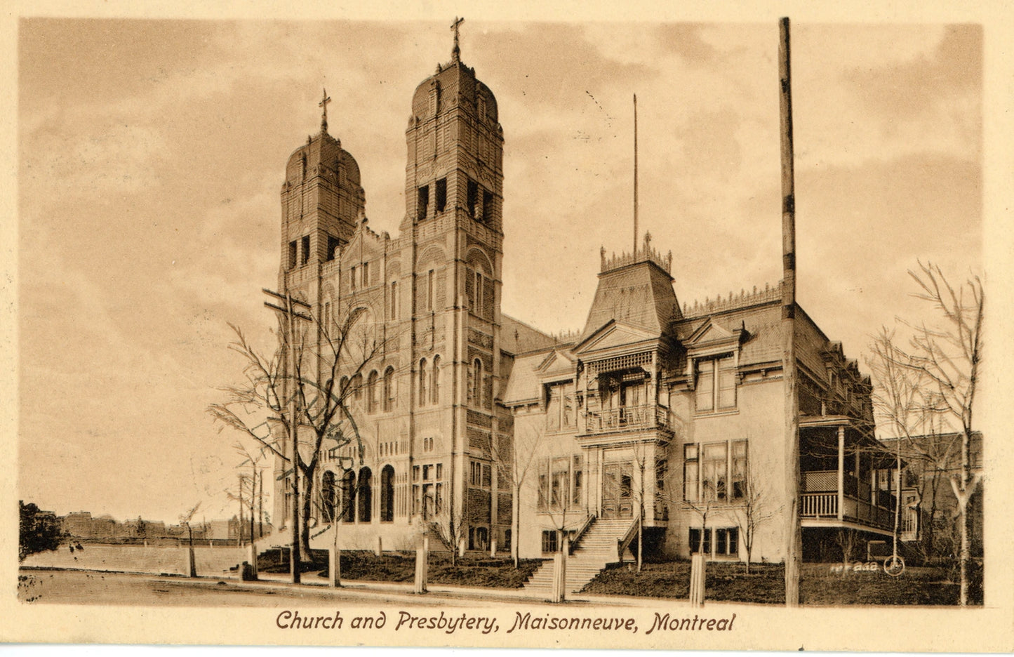 Carte postale de l'Église et presbytère Très-Saint-Nom-de-Jésus