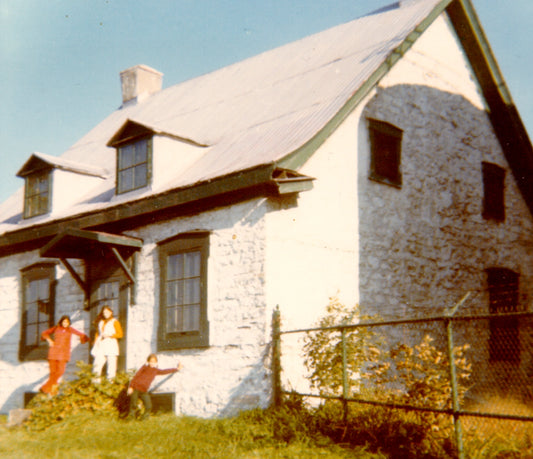 Maison en pierre avec 2 lucarnes