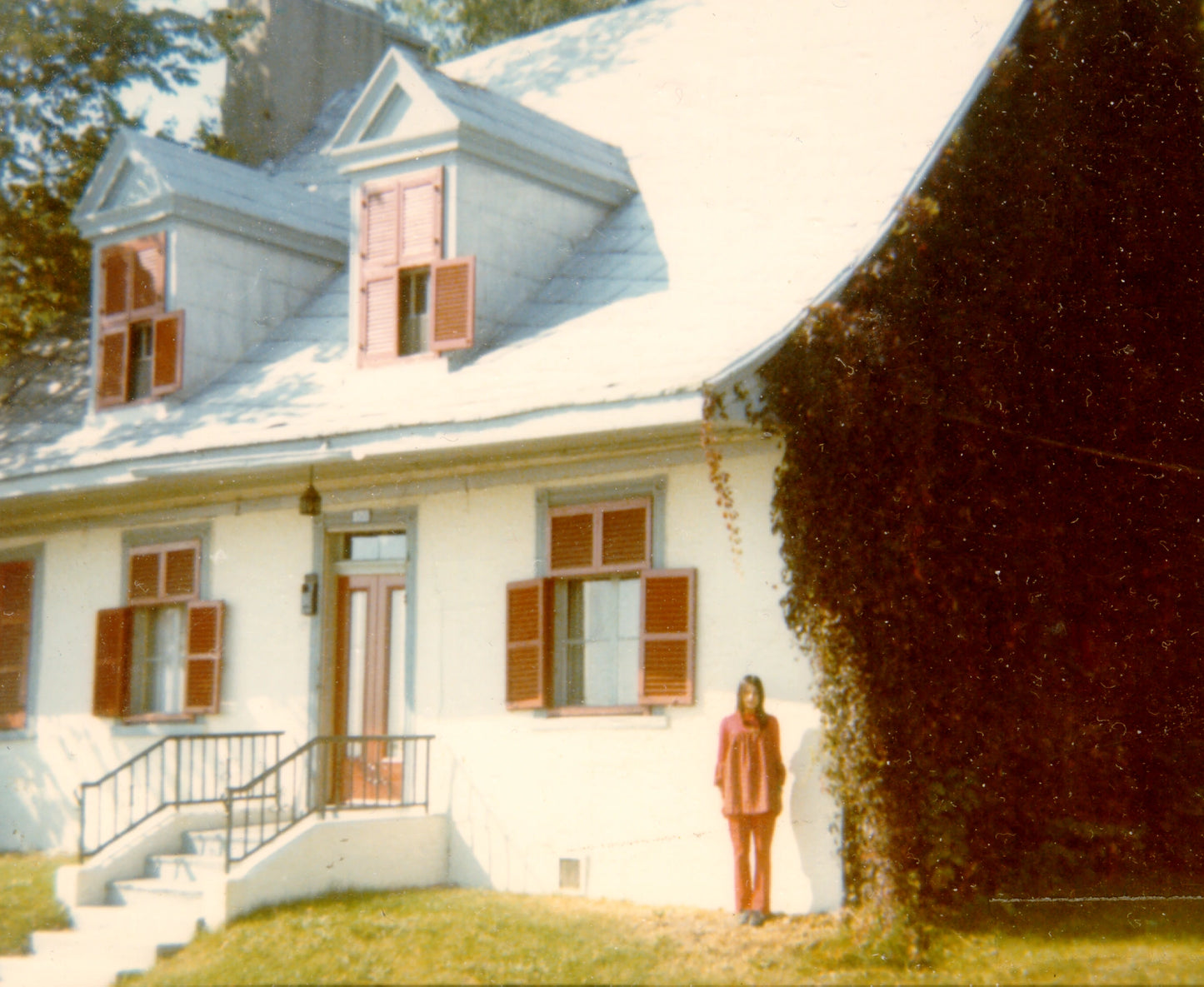 Maison en pierre avec 2 lucarnes