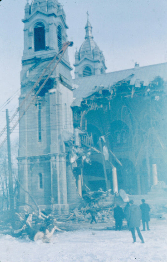Démolition de l'église Saint-François d'Assise