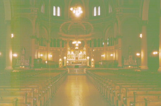 Intérieur de l'église Saint-François d'Assise