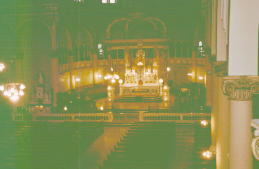 Intérieur de l'église Saint-François d'Assise