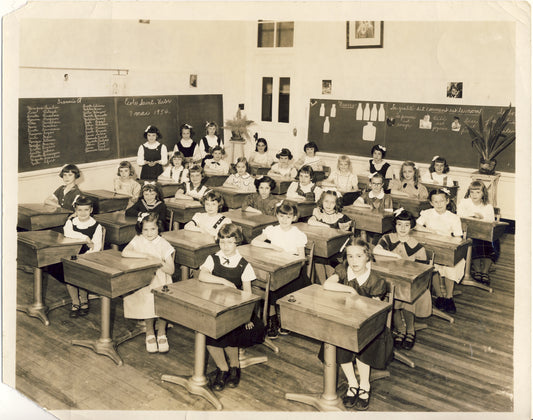 Élèves dans une classe de l'école Saint-Victor