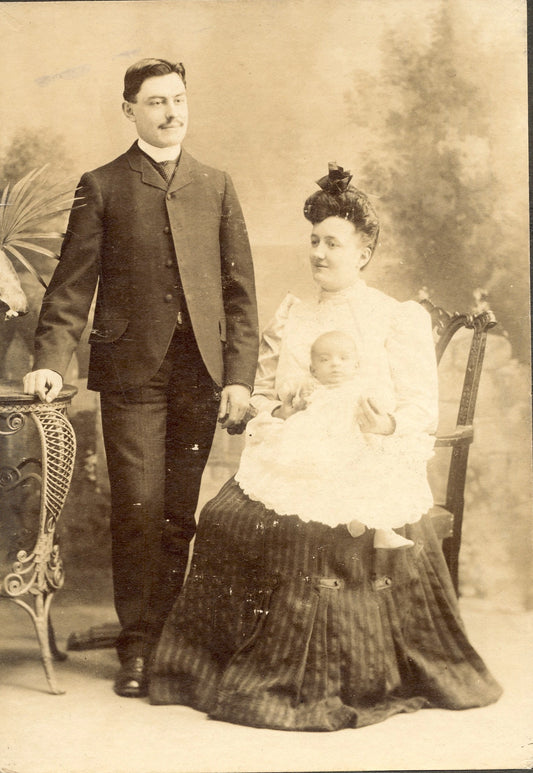 George Reed et Berthe Brook avec leur enfant Lucien Reed