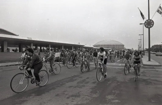 Cyclistes au cyclotour du Parc Olympique