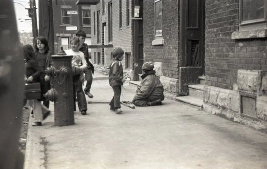Enfants  sur la rue Dufresne