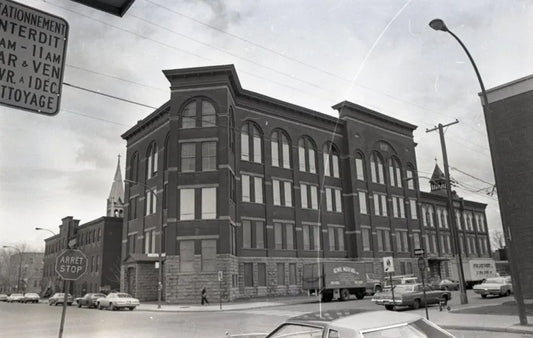école Saint-Nom de Jésus (FILLES)