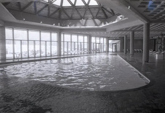 Piscine intérieure du Village Olympique