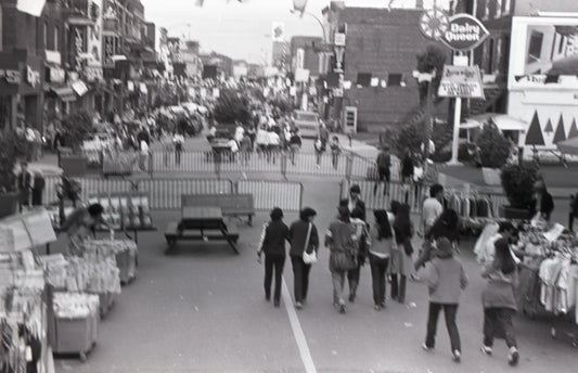 Vente trottoir au Promenade Ontario
