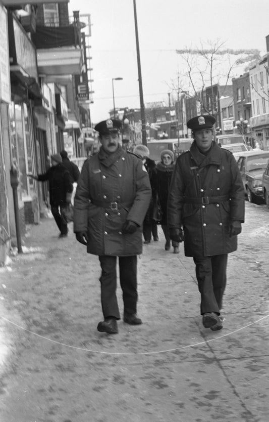 Patrouille policière à pied (rue Ontario)