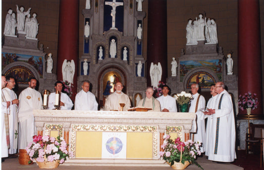 Plusieurs curés dans l'Église 
Nativité-de-la-Sainte-Vierge d'Hochelaga pour souligner la Saint-Jean-Baptiste