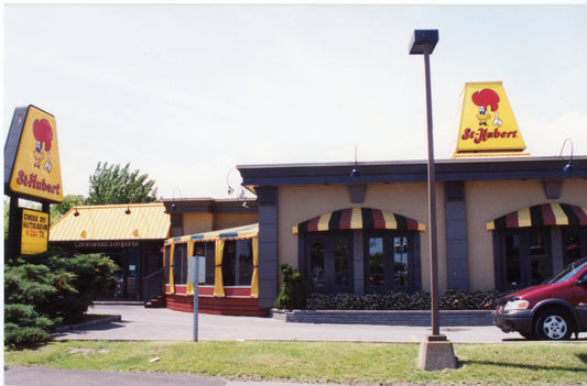 Façade de la rôtisserie St-Hubert