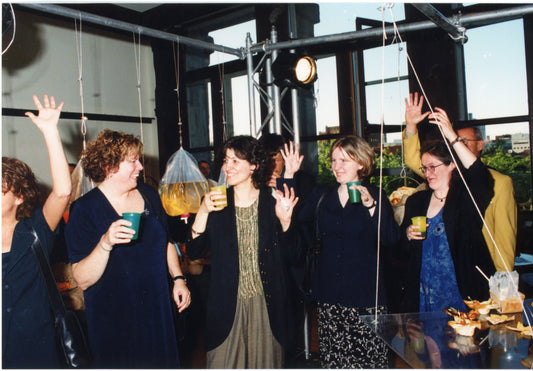 Groupe de femmes malentendantes disant "Bravo !"