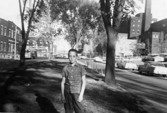 Fils de Eva Emailler sur le boulevard Pie-IX