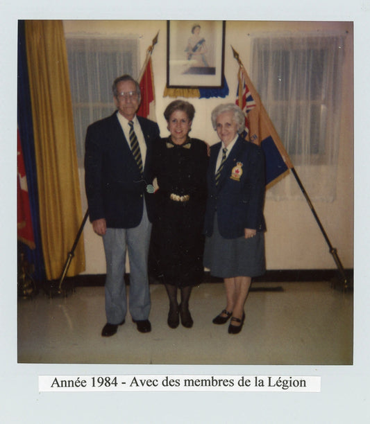 Louise Harel avec des membres de la Légion