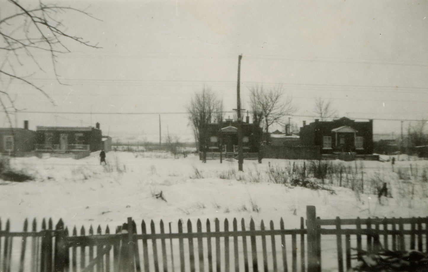 Vue de la rue Bossuet avant la construction du Sanctuaire Marie-Reine-des-Coeurs