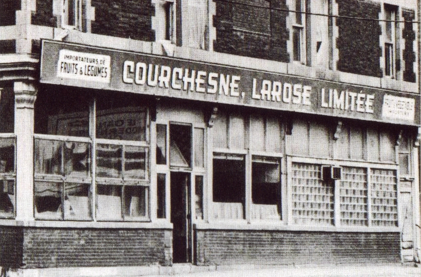 Ancien bâtiment de Courchesne Larose Ltée