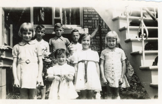 Frères et soeurs Masson rue Valois