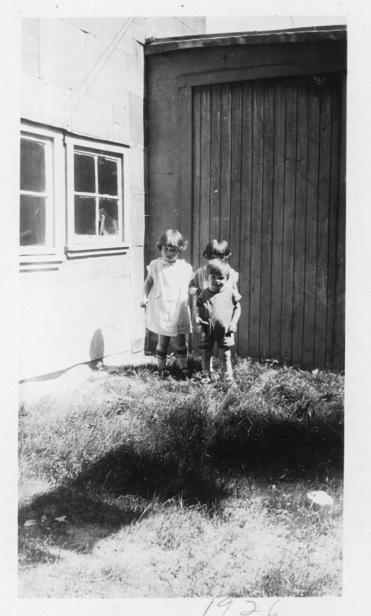 Enfants Chassé dans la cour arrière