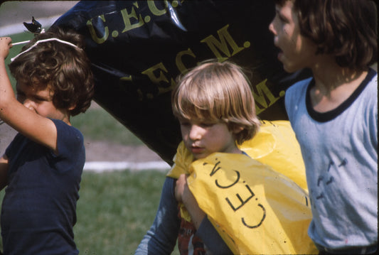 Enfants avec banderole
