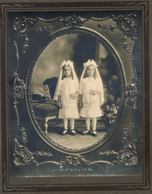 Première communion des jumelles St-Jean