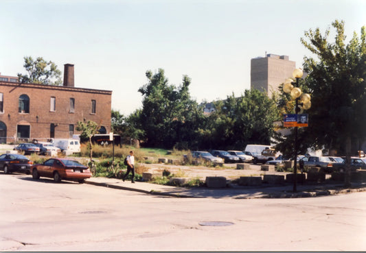 Terrain vacant rue Ste-Catherine est et Jeanne d'Arc