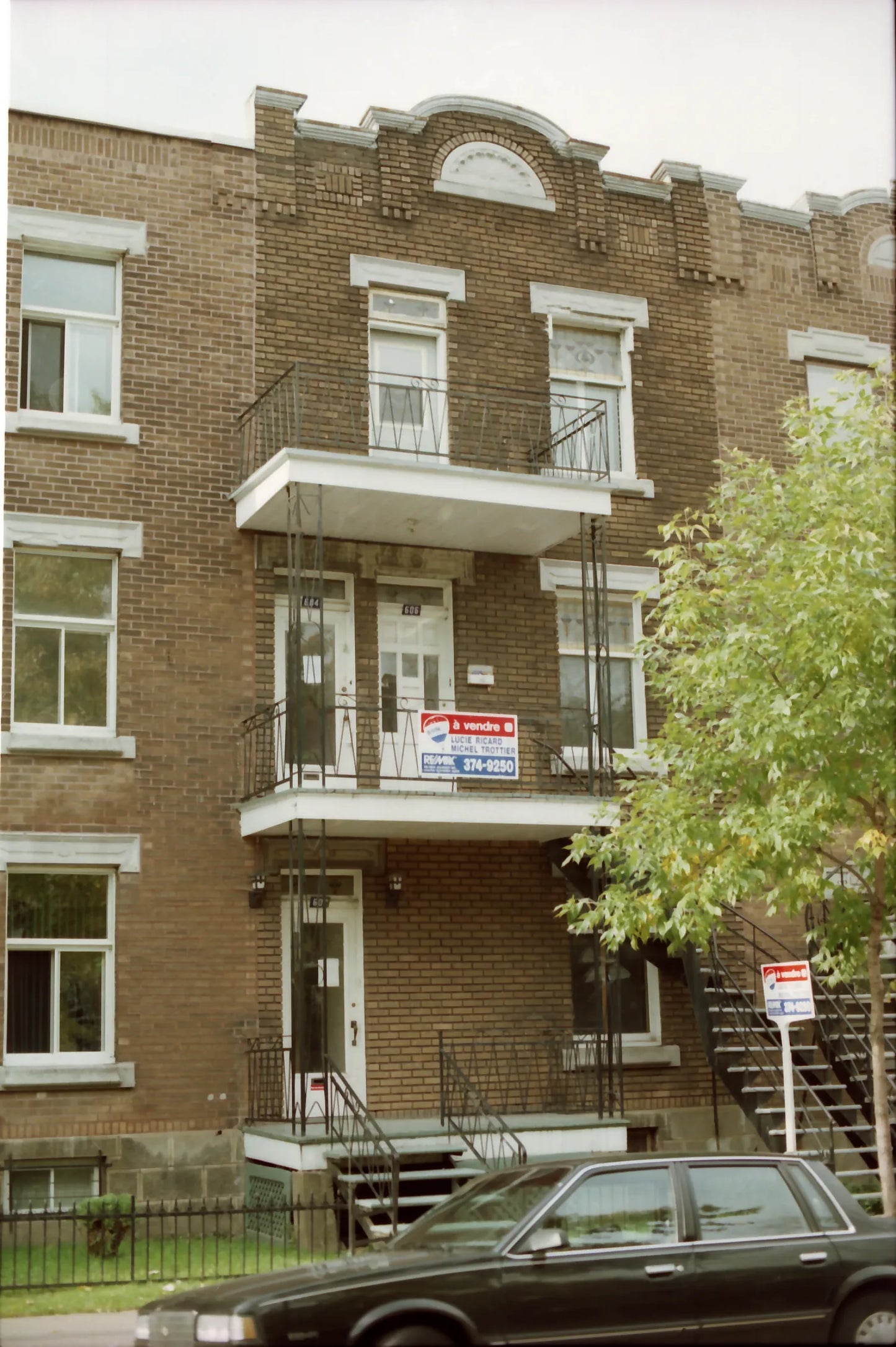 602 Valois
