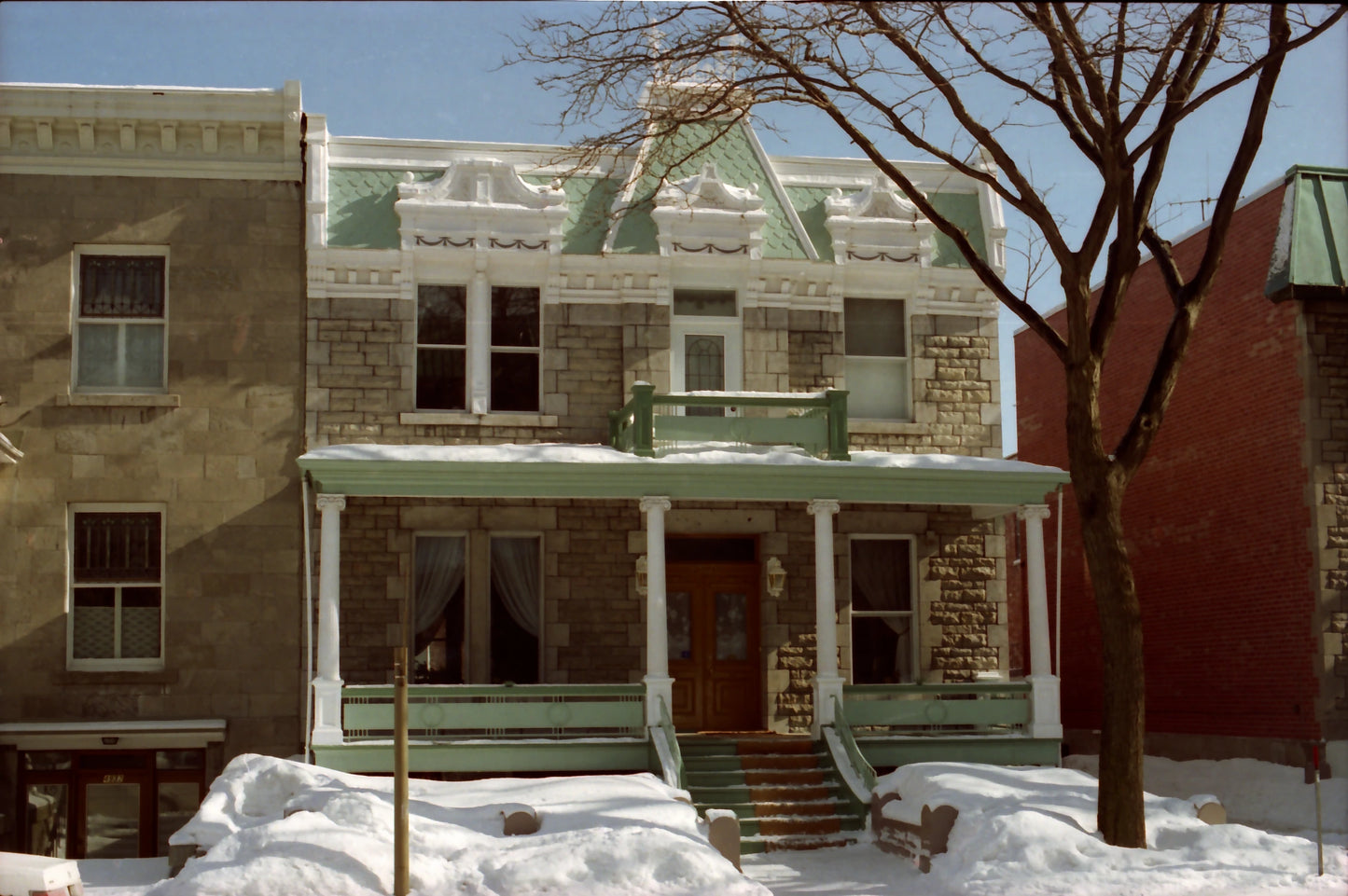 4930 rue Adam