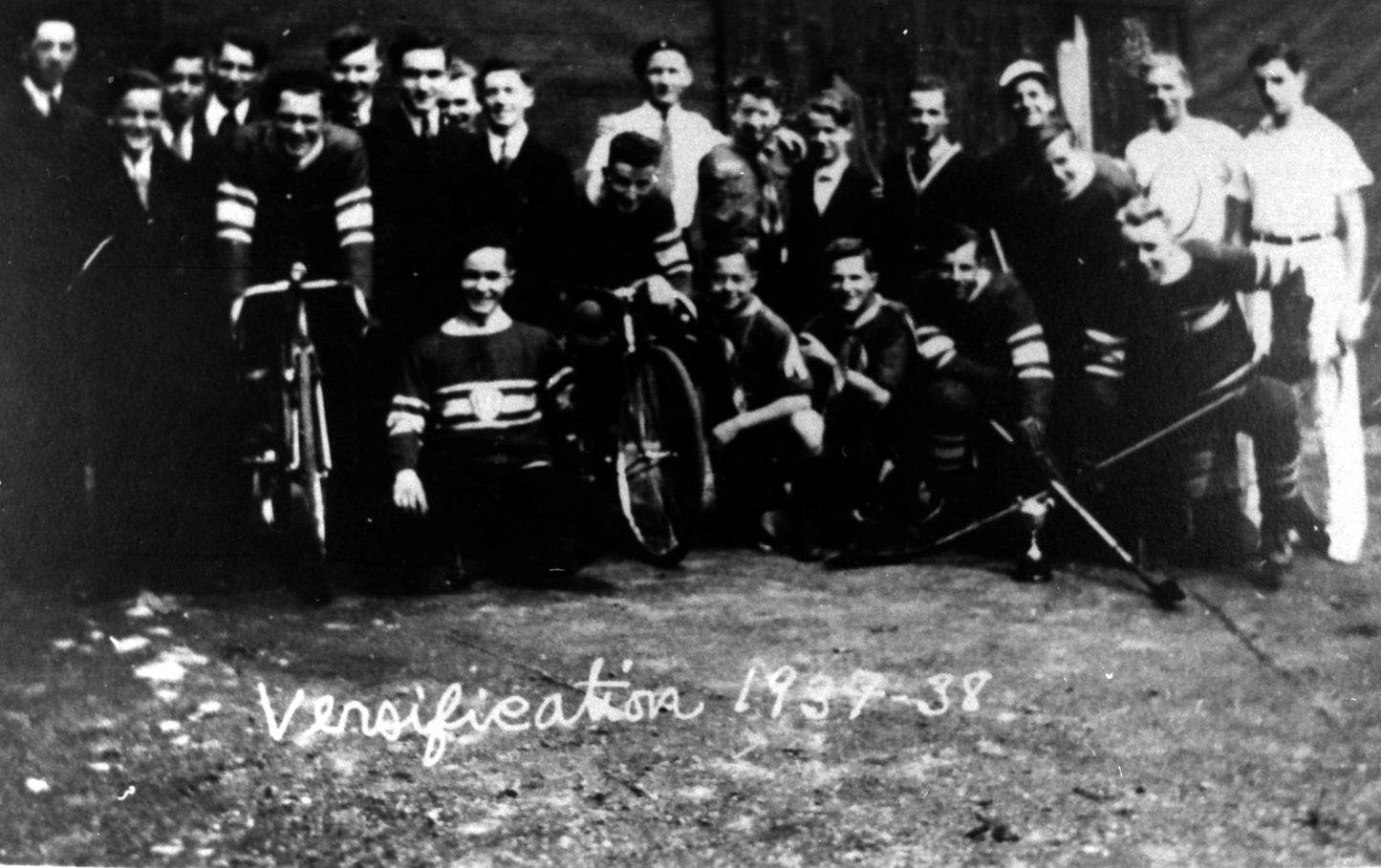 Groupe de sportifs Externat classique Ste-Croix
