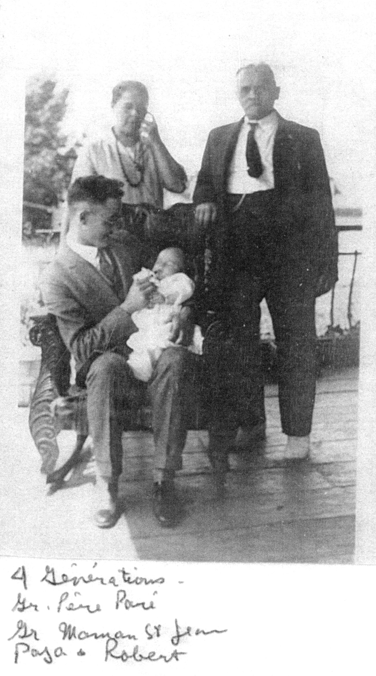 Portrait de famille sur quatre générations